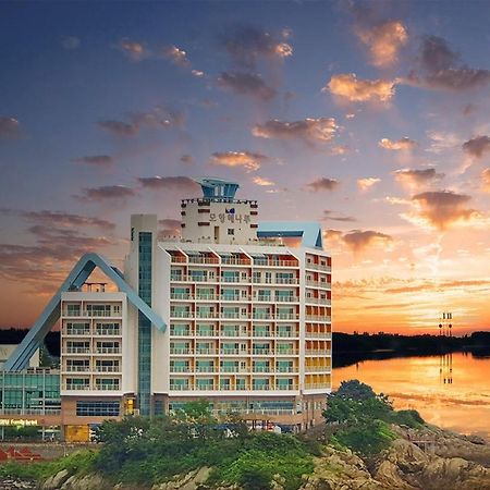 Mohang Haenaru Family Hotel Buan Zewnętrze zdjęcie